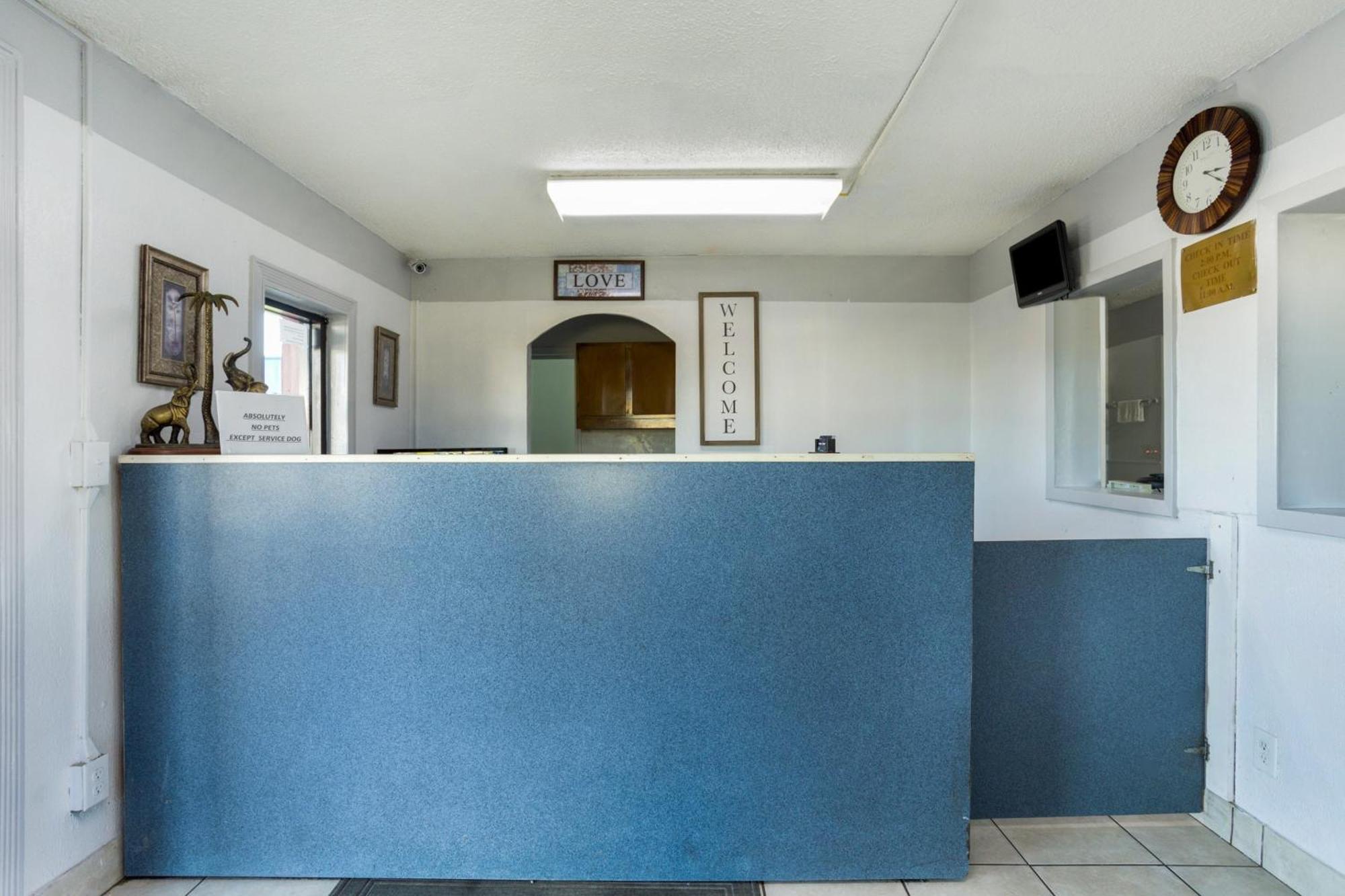 Oyo Hotel Pensacola I-10 & Hwy 29 Ferry Pass Екстериор снимка