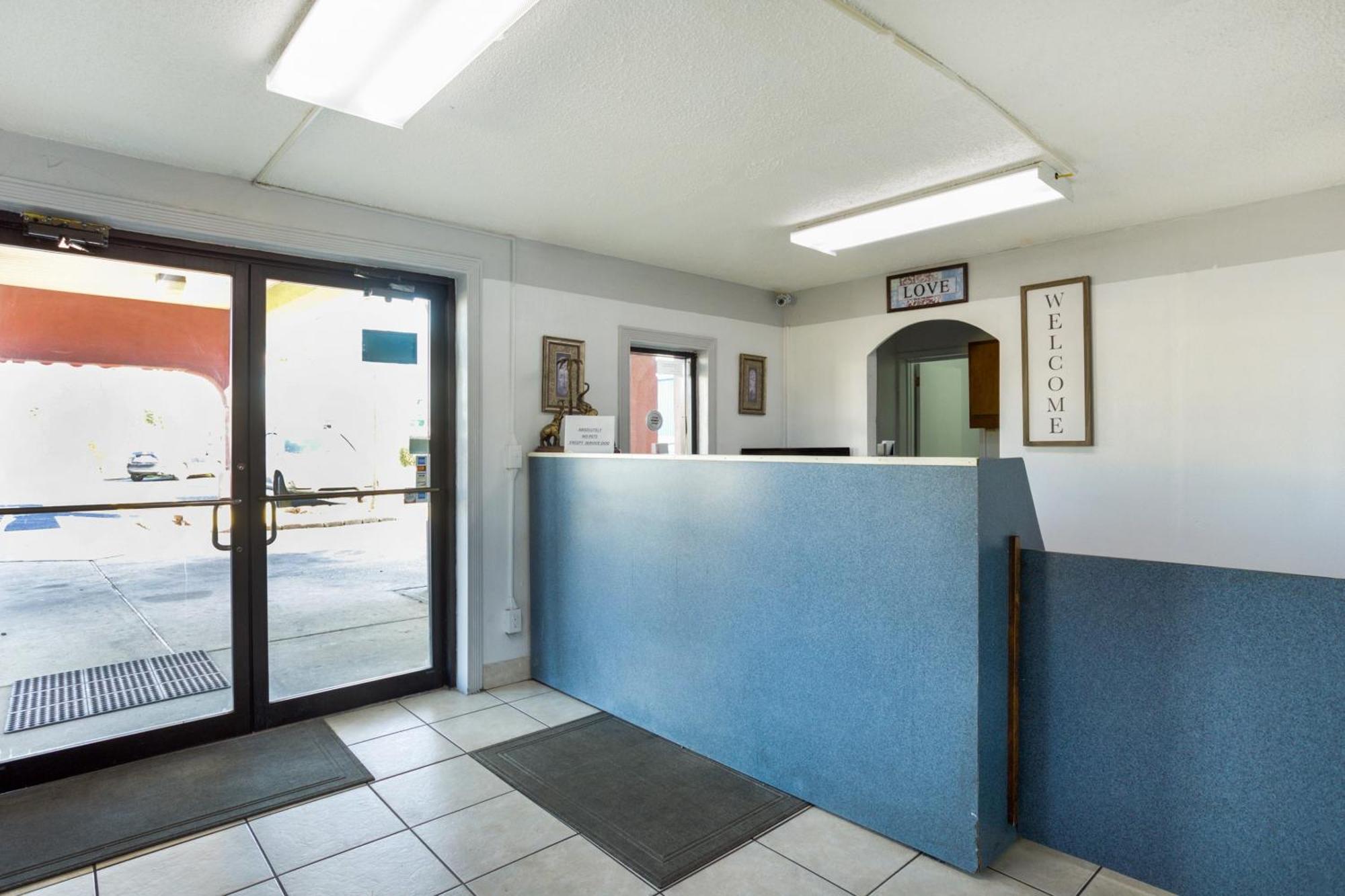 Oyo Hotel Pensacola I-10 & Hwy 29 Ferry Pass Екстериор снимка