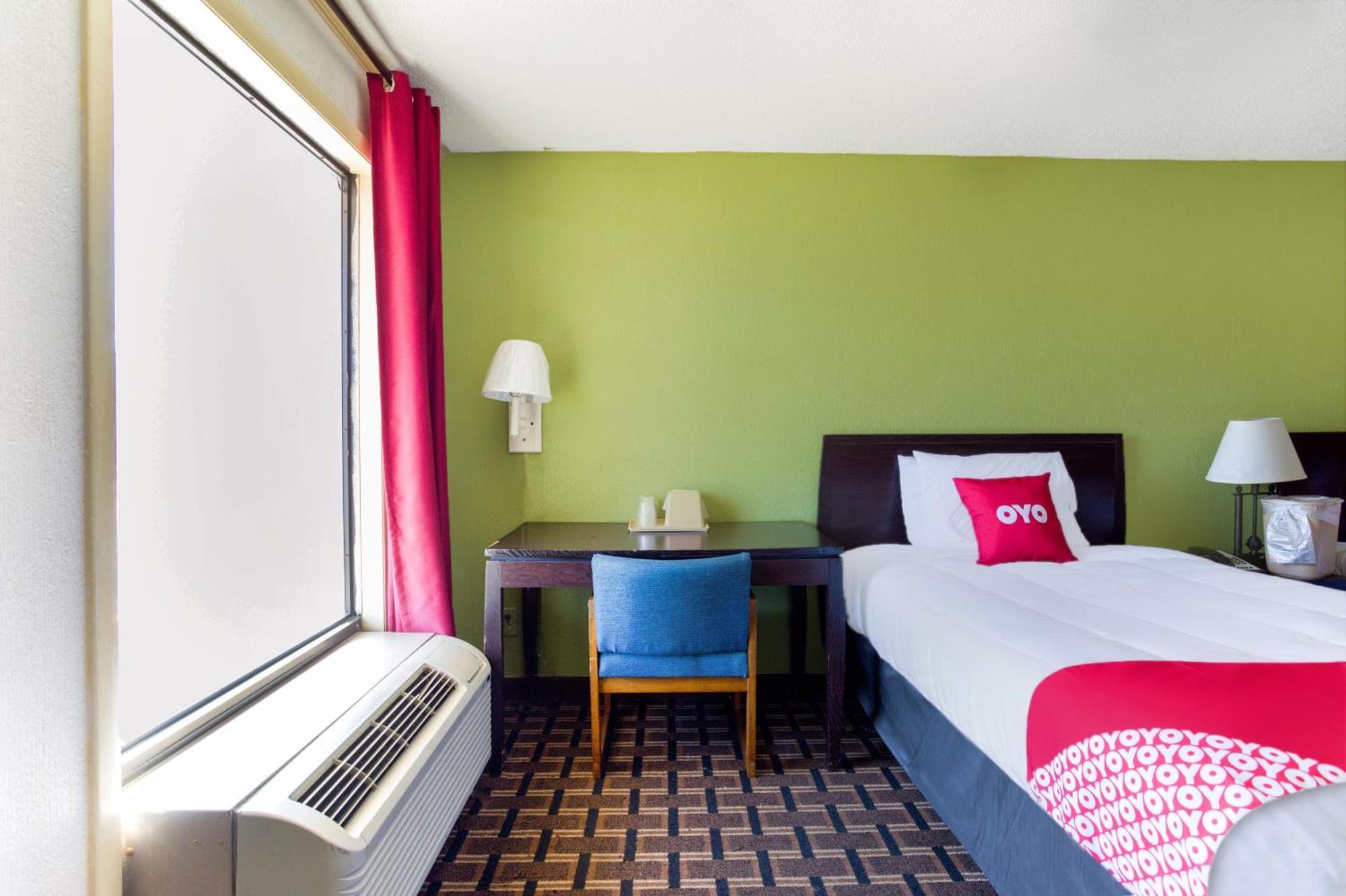 Oyo Hotel Pensacola I-10 & Hwy 29 Ferry Pass Екстериор снимка